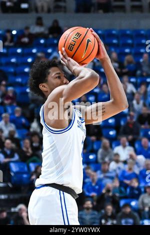 St Louis, États-Unis. 08 décembre 2024. 08 DÉCEMBRE 2024 : la garde de Saint Louis Billikens, Kellen Thames (0), prend un tir à trois points lors d'un match de saison régulière où les Cougars de Chicago ont visité les Billikens de Saint Louis. Tenue à la Chaifetz Arena à formé Louis, MO le dimanche 08 décembre 2024 Richard Ulreich/CSM crédit : CAL Sport Media/Alamy Live News Banque D'Images