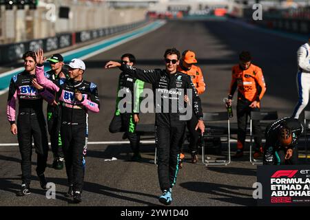 8 décembre 2024, Abu Dhabi, Mezzolombardo, Emirats Arabes Unis : les pilotes sont vus lors du défilé des pilotes du Grand Prix FIA de formule 1 Abu Dhabi sur le circuit de Yas Marina à Abu Dhabi, Emirats Arabes Unis. (Crédit image : © Daisy Facinelli/ZUMA Press Wire) USAGE ÉDITORIAL SEULEMENT! Non destiné à UN USAGE commercial ! Banque D'Images