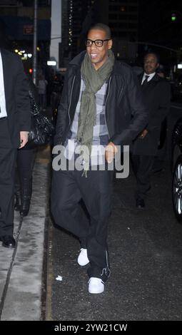 Manhattan, États-Unis d'Amérique. 17 novembre 2010. NEW YORK - 17 NOVEMBRE : Jay-Z visite Late Show with David Letterman au Ed Sullivan Theater le 17 novembre 2010 à New York. People : Jay-Z Credit : Storms Media Group/Alamy Live News Banque D'Images