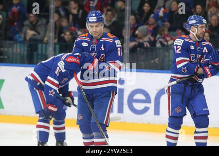 Saint-Pétersbourg, Russie. 08 décembre 2024. Sergei Plotnikov (16 ans) SKA Hockey Club vu en action lors du match de hockey, Kontinental Hockey League 2024/2025 entre SKA Saint-Pétersbourg et Barys Kazakhstan au Palais des sports de glace. (Score final ; SKA Saint Petersburg 1:0 Barys Kazakhstan) crédit : SOPA images Limited/Alamy Live News Banque D'Images