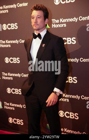 Washington, États-Unis. 08 décembre 2024. Miles Teller assiste à la 47e cérémonie annuelle Kennedy Center Honors au John F. Kennedy Center for the Performing Arts à Washington, DC le 8 décembre 2024. (Photo de Nick Piacente/Sipa USA) crédit : Sipa USA/Alamy Live News Banque D'Images