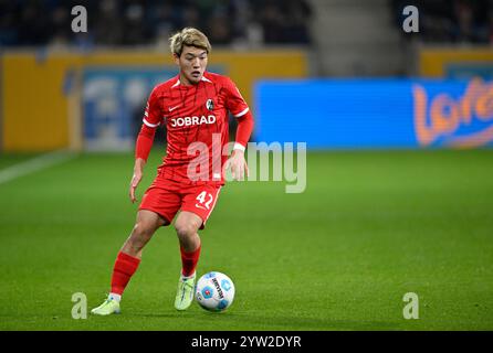 Ritsu Doan SC Freiburg SCF (42) Aktion am Ball TSG 1899 Hoffenheim vs SC Freiburg SCF 08.12.2024 LA RÉGLEMENTATION DE la DFL INTERDIT TOUTE UTILISATION DE PHOTOGRAPHIES COMME SÉQUENCES D'IMAGES ET/OU QUASI-VIDÉO Banque D'Images