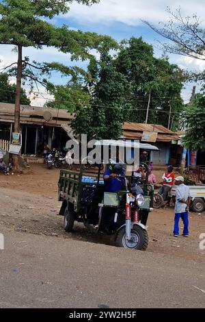 DATE D'ENREGISTREMENT NON INDIQUÉE Daressalam Themenfoto : Reise, Afrika, Tansania, Kilimandscharo, 07.12.2024 Themenfoto : Reise, Afrika, Tansania, Kilimandscharo, 07.12.2024 *** Dar es Salaam photo thème voyage, Afrique, Tanzanie, Kilimandjaro, 07 12 2024 photo thème voyage, Afrique, Tanzanie, Kilimandjaro, 07 12 2024 Copyright : xEibner-Pressefoto/JuergenxAugstx EP JAT Banque D'Images