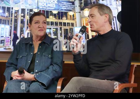 Katy Karrenbauer und Jan Sosniok beim 12. Hamburger Hafen Talk im Blockbräu. Hambourg, 08.12.2024 *** Katy Karrenbauer et Jan Sosniok au 12 Hamburger Hafen Talk at Blockbräu Hamburg, 08 12 2024 Foto:xgbrcix/xFuturexImagex hafentalk0812 4234 Banque D'Images