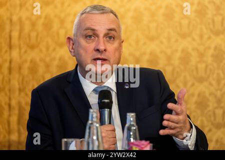 Prague, République tchèque. 09th Dec, 2024. Le Commissaire européen tchèque Jozef Sikela participe à une conférence intitulée 20 ans de construction de l'Europe : nouveaux défis et opportunités, à Prague, en République tchèque, le 9 décembre 2024. Crédit : Ondrej Deml/CTK photo/Alamy Live News Banque D'Images