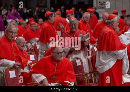 Cité du Vatican, Vatican, 07/12/2024, le pape François préside un consistoire pour la création de nouveaux cardinaux au Vatican. Maria Grazia Picciarella/Alamy Live News Banque D'Images