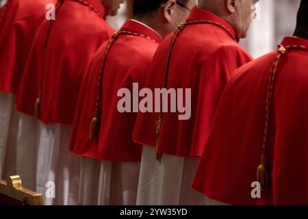 Cité du Vatican, Vatican, 07/12/2024, le pape François préside un consistoire pour la création de nouveaux cardinaux au Vatican. Maria Grazia Picciarella/Alamy Live News Banque D'Images