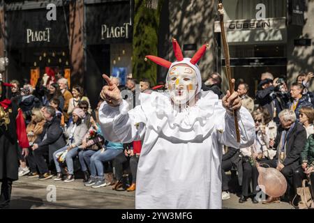 Les participants déguisés en bouffons du canton invité de Schwyz, symposium des bouffons des sociétés carnavalesques Maerchler, défilé des cos historiques Banque D'Images