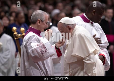 Cité du Vatican, Vatican, 07/12/2024, le pape François préside un consistoire pour la création de nouveaux cardinaux au Vatican. Maria Grazia Picciarella/Alamy Live News Banque D'Images