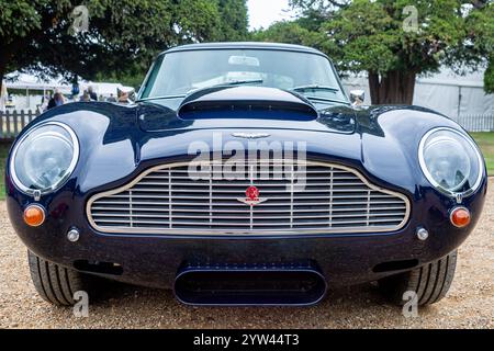 Aston Martin DB5 au concours of Elegance 2022, Hampton court Palace, Londres Banque D'Images