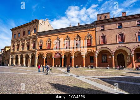 Palazzo Isolani sur la Piazza Santo Stefano dans le centre historique de Bologne dans la région Emilie-Romagne du nord de l'Italie Banque D'Images