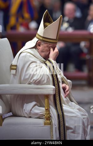 Cité du Vatican, Vatican. 07 décembre 2024. Le pape François lors du Consistoire pour la création de nouveaux cardinaux à la Basilique Pierre le 07 décembre 2024 à Vatican. Crédit : dpa/Alamy Live News Banque D'Images