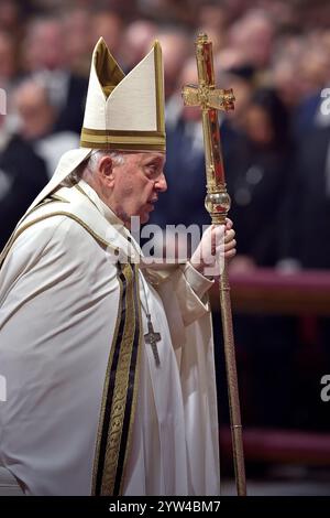 Cité du Vatican, Vatican. 07 décembre 2024. Le pape François lors du Consistoire pour la création de nouveaux cardinaux à la Basilique Pierre le 07 décembre 2024 à Vatican. Crédit : dpa/Alamy Live News Banque D'Images