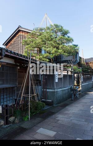 Maisons de ville dans un district traditionnel de Chaya à Kanazawa (Kanazawa/Japon) Banque D'Images