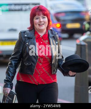 Londres, Angleterre, Royaume-Uni. 9 décembre 2024. LYDIA SUFFIELD, accusée d'avoir harcelé l'ancien ministre britannique des Finances George Osborne et son épouse pendant plus d'un an, arrive au tribunal de première instance de Westminster avant sa première audience. (Crédit image : © Tayfun Salci/ZUMA Press Wire) USAGE ÉDITORIAL SEULEMENT! Non destiné à UN USAGE commercial ! Banque D'Images