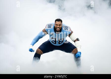 Nashville, Tennessee, États-Unis. 8 décembre 2024. Tennessee Titans Defensive Tackle Jeffery Simmons (98) se rend sur le terrain avant son match contre les Jaguars de Jacksonville au Nissan Stadium. (Crédit image : © Camden Hall/ZUMA Press Wire) USAGE ÉDITORIAL SEULEMENT! Non destiné à UN USAGE commercial ! Banque D'Images