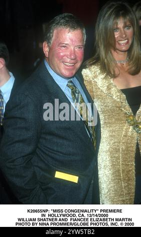 13 FÉV. 2001 - K20655NP : ''MISS CONGENIALITY'' PREMIÈRE. À HOLLYWOOD, VERS 12/14/2000.WILLIAM SHATNER ET SA FIANCÉE ELIZABETH MARTIN (image crédit : © Nina Prommer/ZUMA Press Wire) USAGE ÉDITORIAL SEULEMENT! Non destiné à UN USAGE commercial ! Banque D'Images