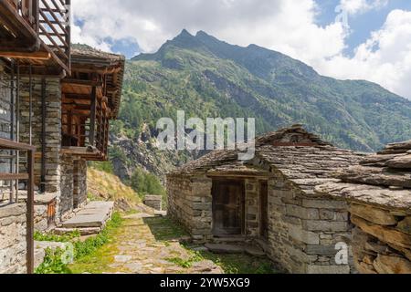 Le paysage de chemin au chalet Riffugio Pastore - Valsesia Valley - Italie. Banque D'Images