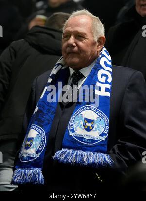 Ancien joueur et entraîneur Barry Fry lors du match de Sky Bet League One au Sixfields Stadium de Northampton. Date de la photo : lundi 9 décembre 2024. Banque D'Images