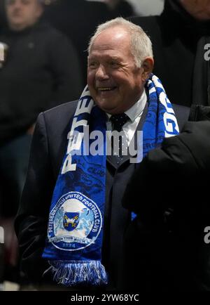 Ancien joueur et entraîneur Barry Fry lors du match de Sky Bet League One au Sixfields Stadium de Northampton. Date de la photo : lundi 9 décembre 2024. Banque D'Images