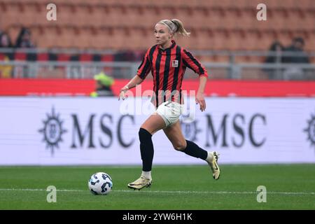 Milan, Italie. 8 décembre 2024. Emma Koivisto de l'AC Milan lors du match de Serie A Femminile au Stadio Giuseppe Meazza, Milan. Le crédit photo devrait se lire : Jonathan Moscrop/Sportimage crédit : Sportimage Ltd/Alamy Live News Banque D'Images