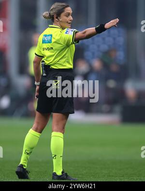 Milan, Italie. 8 décembre 2024. L'arbitre Maria Marotta réagit lors du match de Serie A Femminile au Stadio Giuseppe Meazza, Milan. Le crédit photo devrait se lire : Jonathan Moscrop/Sportimage crédit : Sportimage Ltd/Alamy Live News Banque D'Images