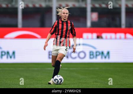 Milan, Italie. 8 décembre 2024. Emma Koivisto de l'AC Milan lors du match de Serie A Femminile au Stadio Giuseppe Meazza, Milan. Le crédit photo devrait se lire : Jonathan Moscrop/Sportimage crédit : Sportimage Ltd/Alamy Live News Banque D'Images