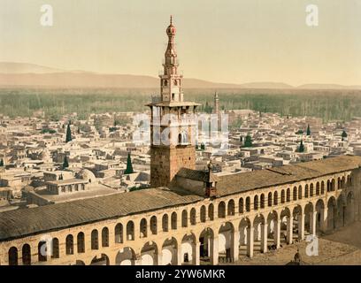 Photolithographie couleur vintage du minaret de la mariée, Grande Mosquée de Damas ou Mosquée omeyyade à Damas, Syrie vers 1890 - 1900 Banque D'Images