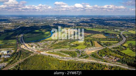 Vue aérienne, grand chantier de construction à l'échangeur de Kaiserberg des autoroutes A40 et A3, ponts autoroutiers et ponts ferroviaires, rivière Ruhr et Ru Banque D'Images