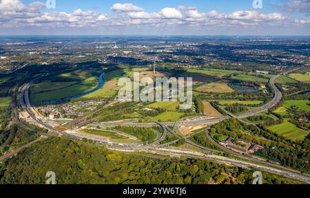 Vue aérienne, grand chantier de construction à l'échangeur de Kaiserberg des autoroutes A40 et A3, ponts autoroutiers et ponts ferroviaires, rivière Ruhr et Ru Banque D'Images