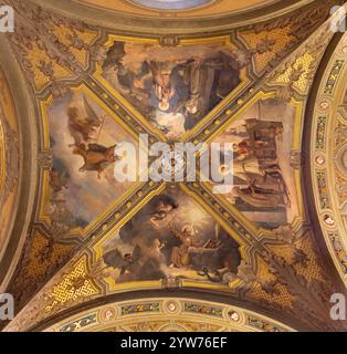 VOGHERA, ITALIE - 12 SEPTEMBRE 2024 : la fresque au plafond à propos de l'Abbé Anthony à Domo - Collegiata di San Lorenzo de Luigi Morgari (1906 - 1908) Banque D'Images