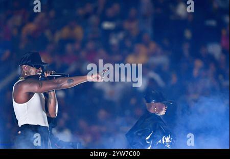 Arlington, Texas, États-Unis. 07 décembre 2024. Ne-Yo se produit à la mi-temps du match de football universitaire Big XII Championship entre les Arizona State Sun Devils et Iowa State cyclones au AT&T Stadium d'Arlington, Texas. Austin McAfee/CSM/Alamy Live News Banque D'Images