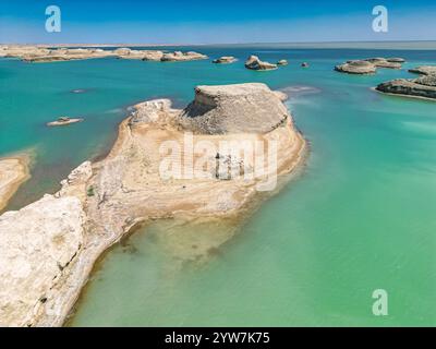 Vue aérienne du parc géologique de Yadan, situé dans le bassin de Qaidam, ou grand chai dan, province de Qinghai, Chine. Il comprend le landfor Yadan Banque D'Images