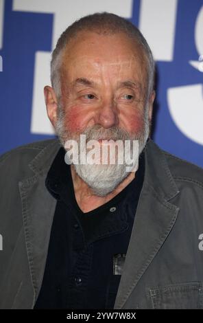 Londres, Royaume-Uni. 08 décembre 2024. Mike Leigh assiste aux 27e British Independent film Awards au Roundhouse de Londres. Crédit : SOPA images Limited/Alamy Live News Banque D'Images