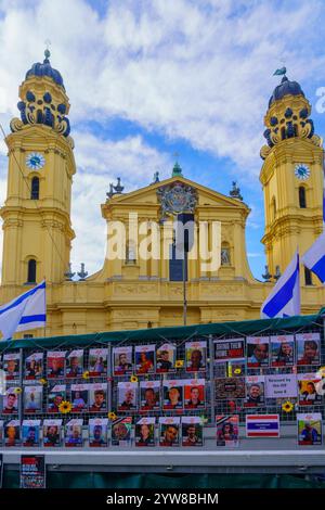 Munich, Allemagne - 06 octobre 2024 : rassemblement de manifestants pro-israéliens, à Munich, Bavière, Allemagne Banque D'Images