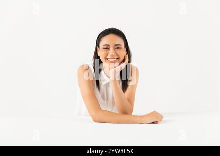 Portrait d'une demi-femme aux pommettes Banque D'Images