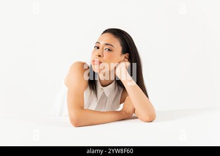 Portrait d'une demi-femme aux pommettes Banque D'Images