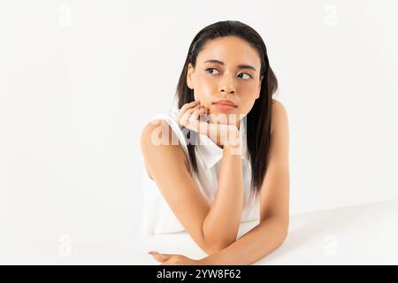 Portrait d'une demi-femme aux pommettes Banque D'Images