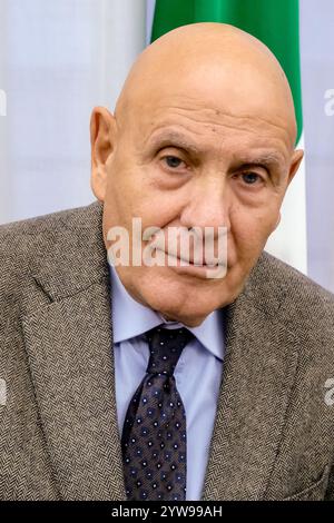 L'ex vicecomandante della Gendarmeria vaticana, Costanzo Alessandrini, in audizione davanti alla Commissione Parlamentare d&#x2019;inchiesta sulla scomparsa Manuela Orlandi, Mirella Gregori presieduta da Andrea de Priamo tenutasi presso gli uffici distaccati della Camera dei Deputati presso Palazzo San Macuto a Roma 2024, Marted& xec Banque D'Images