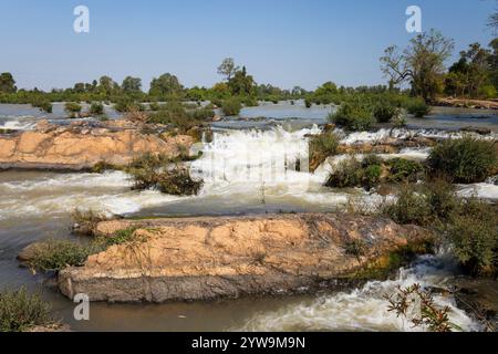 Chutes d'eau Li Phi Somphamit sur l'île de Don Khon sur le fleuve Mékong dans l'archipel des quatre mille îles, province de Champasak, Laos, Asie du Sud-est Banque D'Images