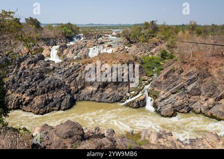 Chutes d'eau Li Phi Somphamit sur l'île de Don Khon sur le fleuve Mékong dans l'archipel des quatre mille îles, province de Champasak, Laos, Asie du Sud-est Banque D'Images