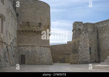 Porta Alfonsina, vieille ville d'Otrante, Pouilles, Italie du Sud, Italie, Europe Banque D'Images