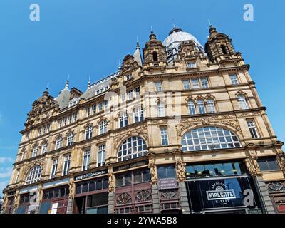 UK, West Yorkshire, Leeds, Kirkgate Market entrée. Banque D'Images