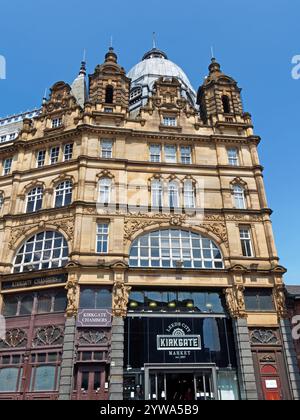 UK, West Yorkshire, Leeds, Kirkgate Market entrée. Banque D'Images