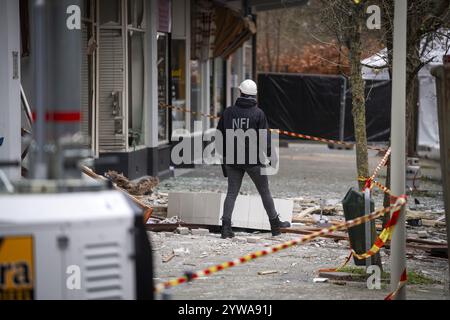 DEN HAAG - enquêteurs de la NFI sur le Tarwekamp, trois jours après les explosions. Les deux explosions ont causé des ravages généralisés et détruit plusieurs maisons. ANP JEROEN JUMELET pays-bas OUT - belgique OUT Banque D'Images