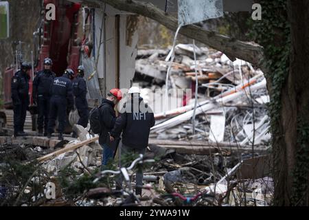 DEN HAAG - enquêteurs de la NFI sur le Tarwekamp, trois jours après les explosions. Les deux explosions ont causé des ravages généralisés et détruit plusieurs maisons. ANP JEROEN JUMELET pays-bas OUT - belgique OUT Banque D'Images