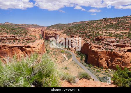 Burr Trail Road à travers le pittoresque Grand Staircase Escalante National Monument dans l'Utah Banque D'Images