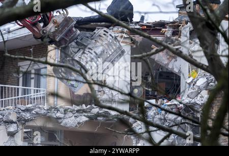 DEN HAAG - des maisons sur le Tarwekamp sont partiellement démolies, trois jours après les explosions. Les deux explosions ont causé de grands ravages et détruit plusieurs maisons. ANP JEROEN JUMELET pays-bas OUT - belgique OUT Banque D'Images