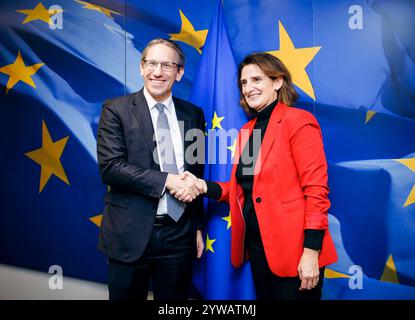 Joerg Kukies, Bundesfinanzminister SPD, trifft Teresa Ribera Rodriguez, Exekutif Vizepraesidentin der europaeischen Kommission zu einem gespraech im Rahmen des Eurogruppe / ECOFIN-rates, Bruessel, 10.12.2024. Fotografiert im Auftrag des Bundesministerium der Finanzen BMF Bruessel Belgien *** Joerg Kukies, ministre fédéral des Finances SPD , rencontre Teresa Ribera Rodriguez, vice-présidente exécutive de la Commission européenne pour une discussion au Conseil ECOFIN de l'Eurogroupe, à Bruxelles, 10 12 2024 photographie au nom du ministère fédéral des Finances BMF Brussels Belgium Copyright : xFelixxZ Banque D'Images