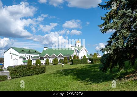 Minsk, Biélorussie - 14 août 2024. Vue du temple de Cyrille de Turov. Banque D'Images